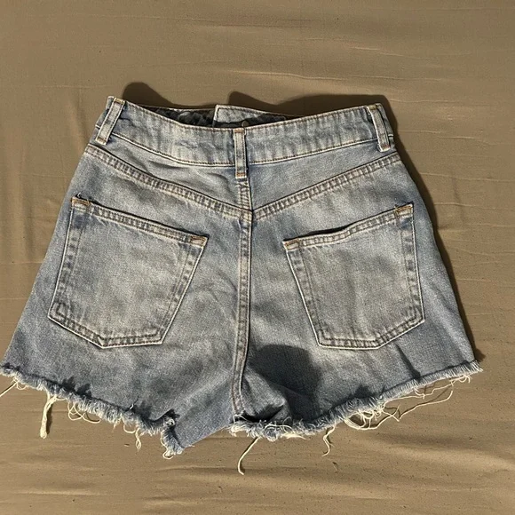 Topshop Moto Mom Jeans Blue Cut Off Shorts Size 4 - Picture 2 of 3